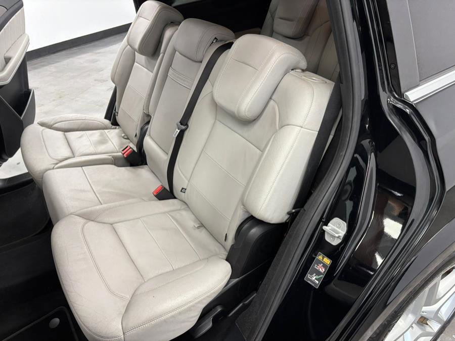Used 2015 Mercedes-Benz GL 550 4MATIC image 39
