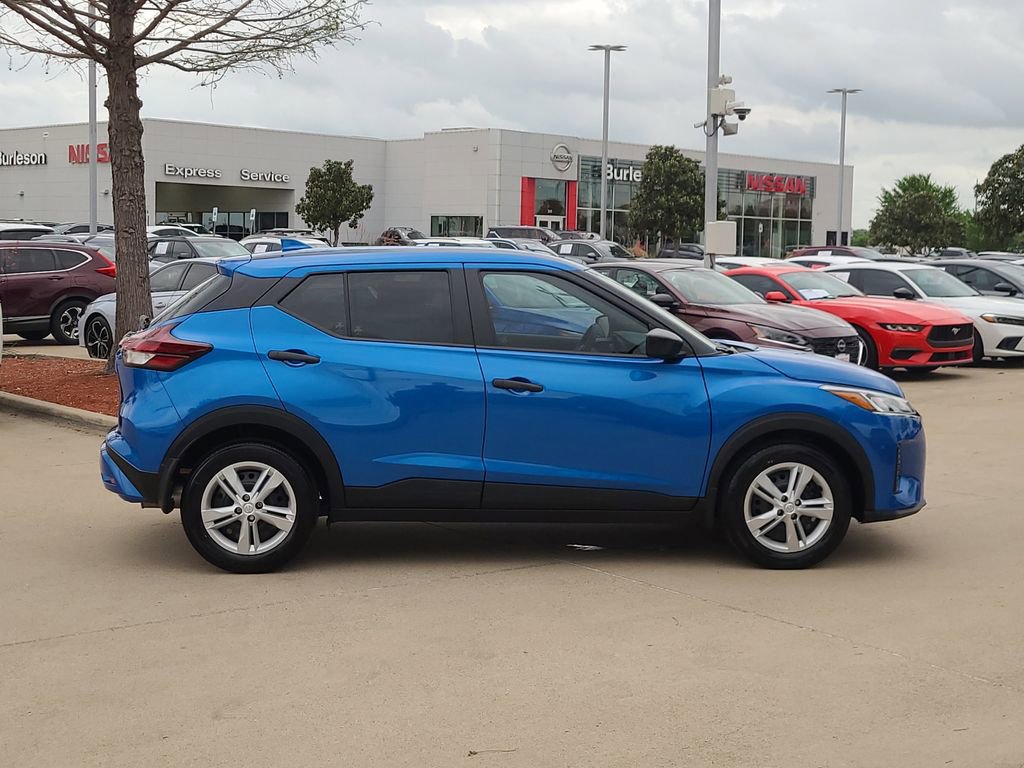 Certified 2025 Nissan Kicks Play S FWD image 4