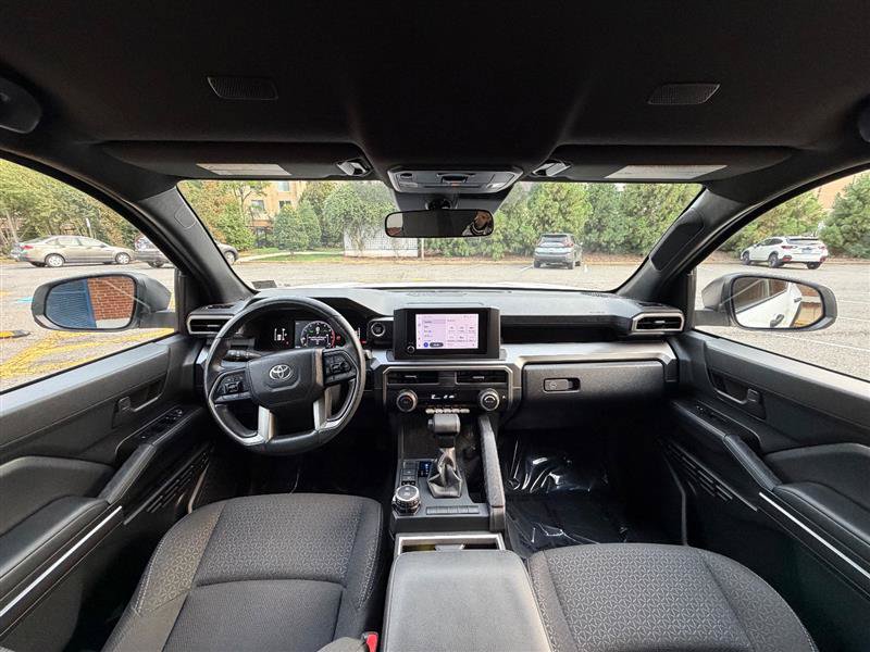 Used 2025 Toyota 4Runner SR5 AWD/4WD image 40