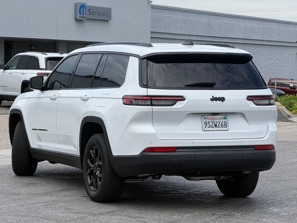 Used 2025 Jeep Grand Cherokee L Altitude RWD image 2