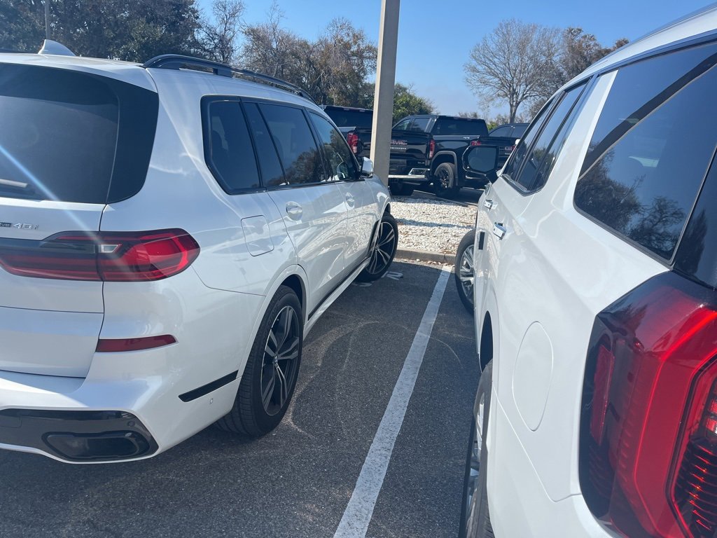 Used 2020 BMW X7 xDrive40i w/ M Sport Package image 4