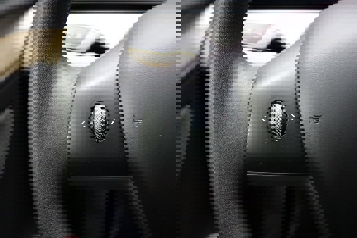 Used 2024 Tesla Model Y Performance image 41