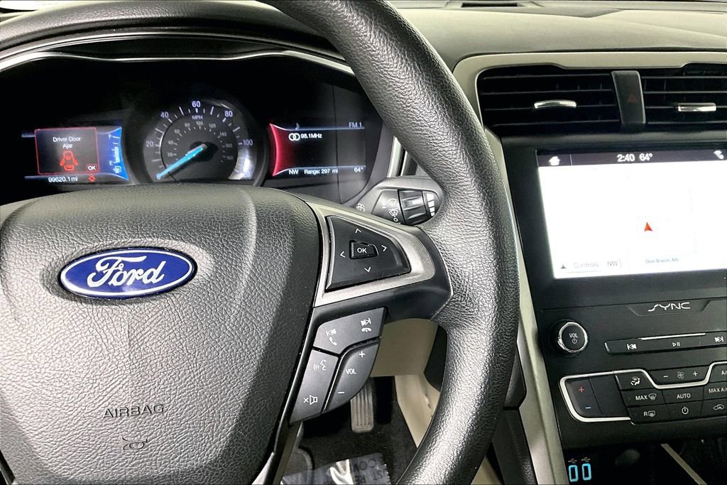 Used 2019 Ford Fusion SE image 19