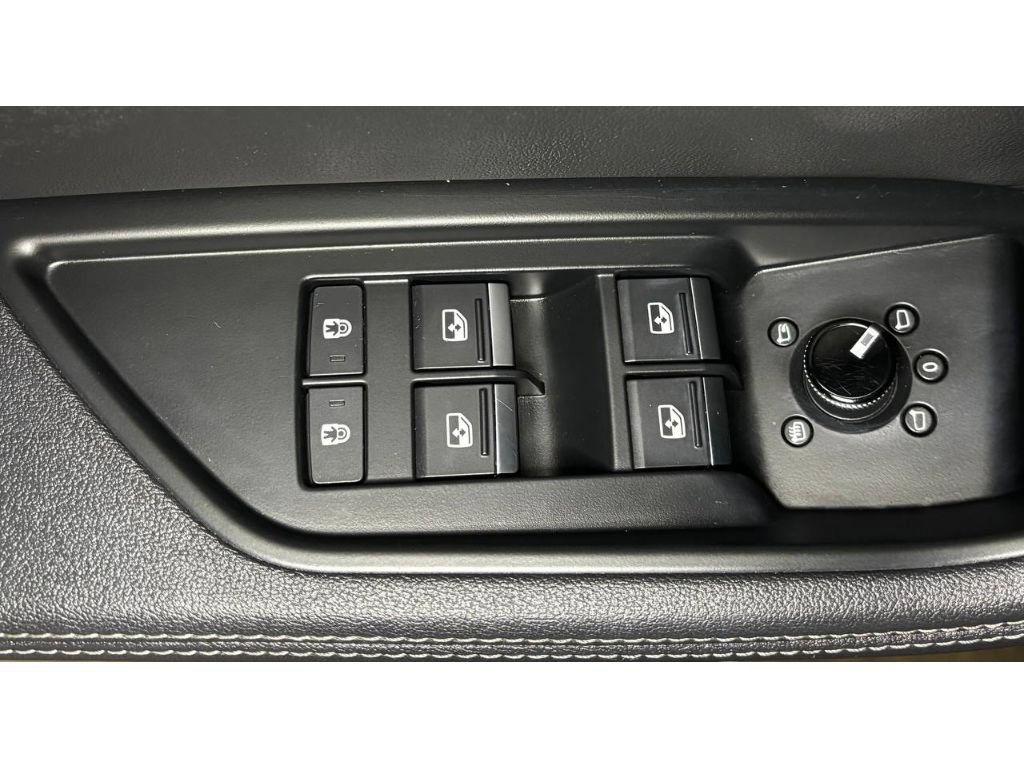 Used 2024 Audi Q8 e-tron Premium image 35