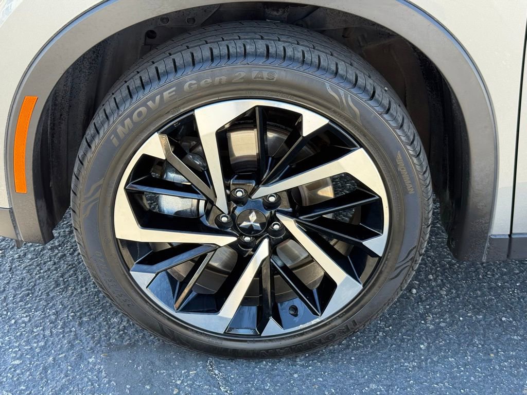 Used 2024 Mitsubishi Outlander SE AWD/4WD image 9