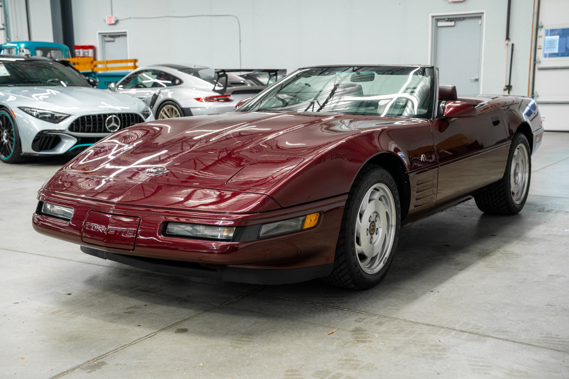 Used 1993 Chevrolet Corvette Convertible RWD image 5