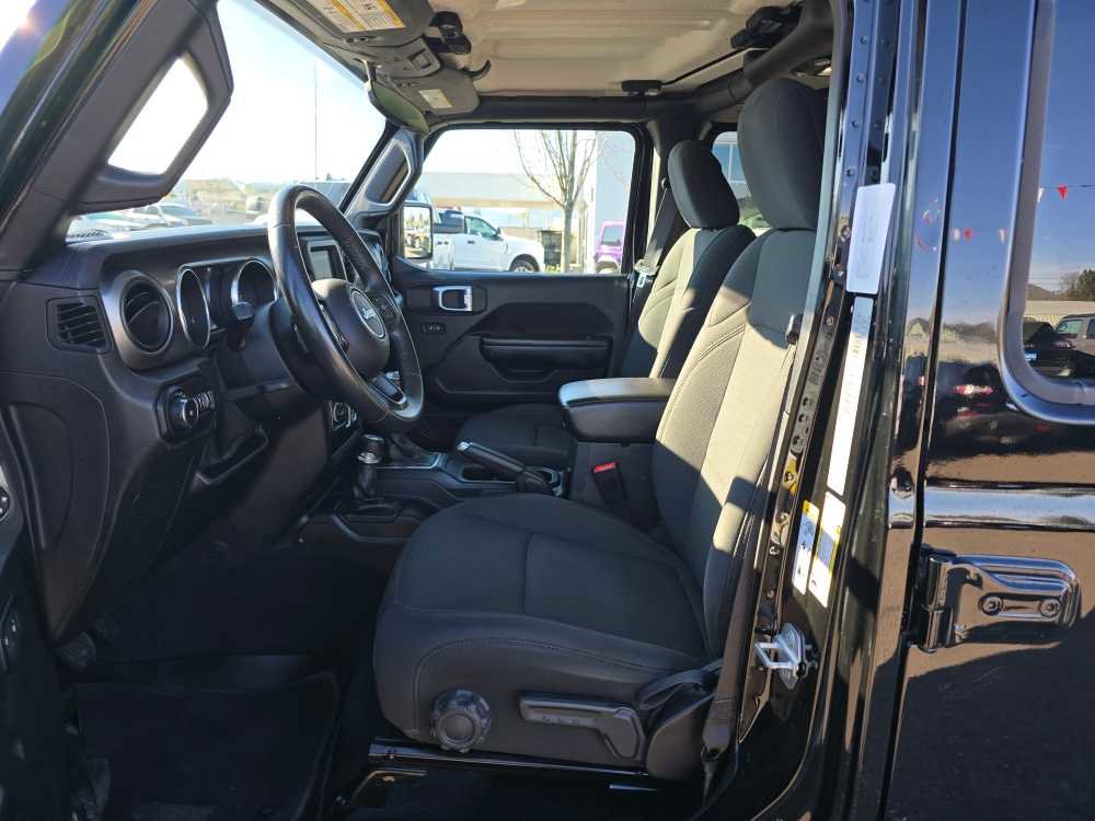 Used 2018 Jeep Wrangler Unlimited Sport w/ Technology Group image 9