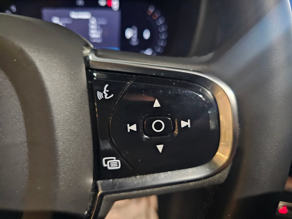 Certified 2024 Volvo XC60 B5 Plus w/ Climate Package AWD/4WD image 19