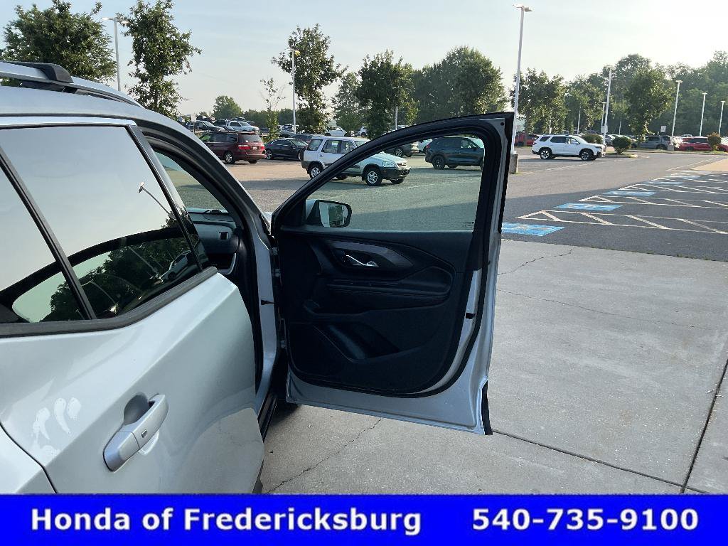 Used 2020 GMC Terrain SLT w/ Preferred Package AWD/4WD image 18