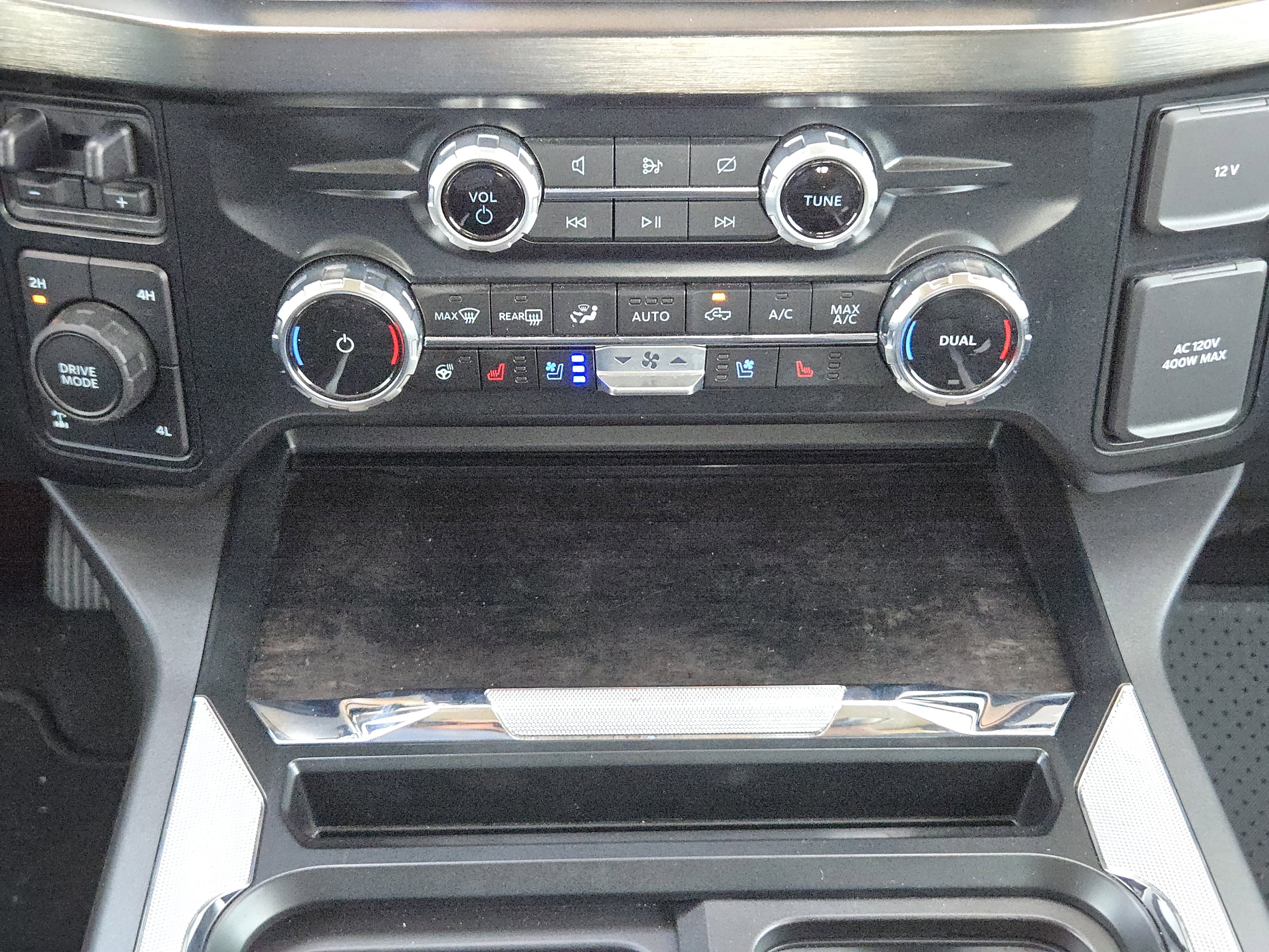 Used 2023 Ford F250 Lariat w/ Chrome Package image 18