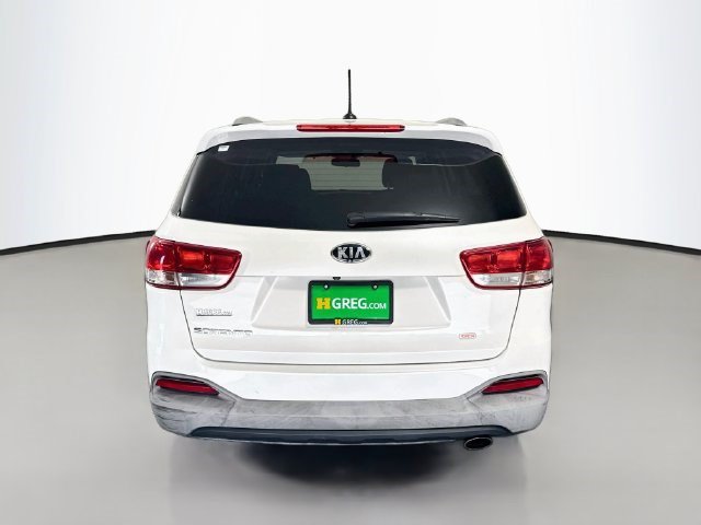 Used 2017 Kia Sorento FWD image 8