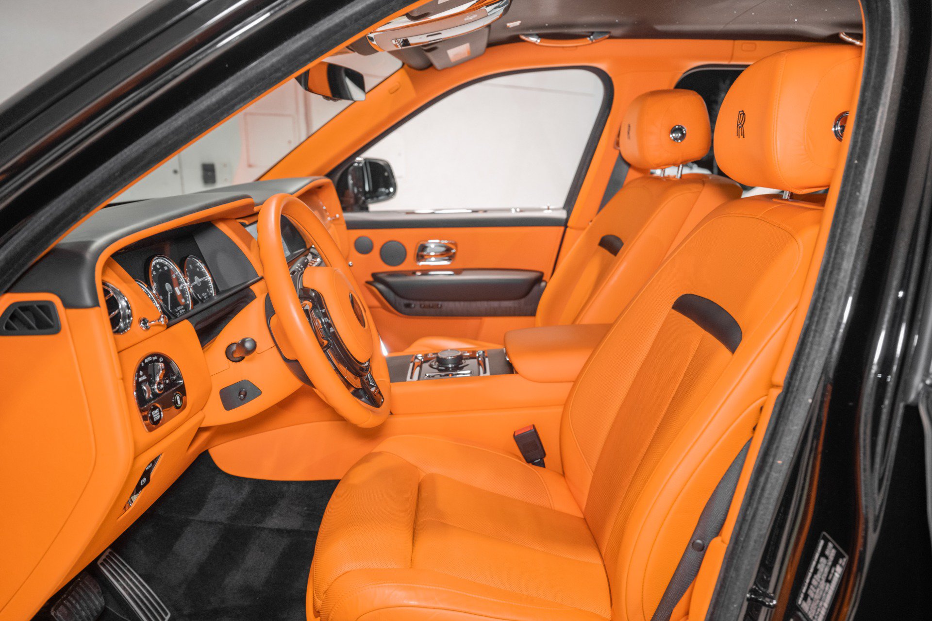 Used 2020 Rolls-Royce Cullinan AWD/4WD image 2