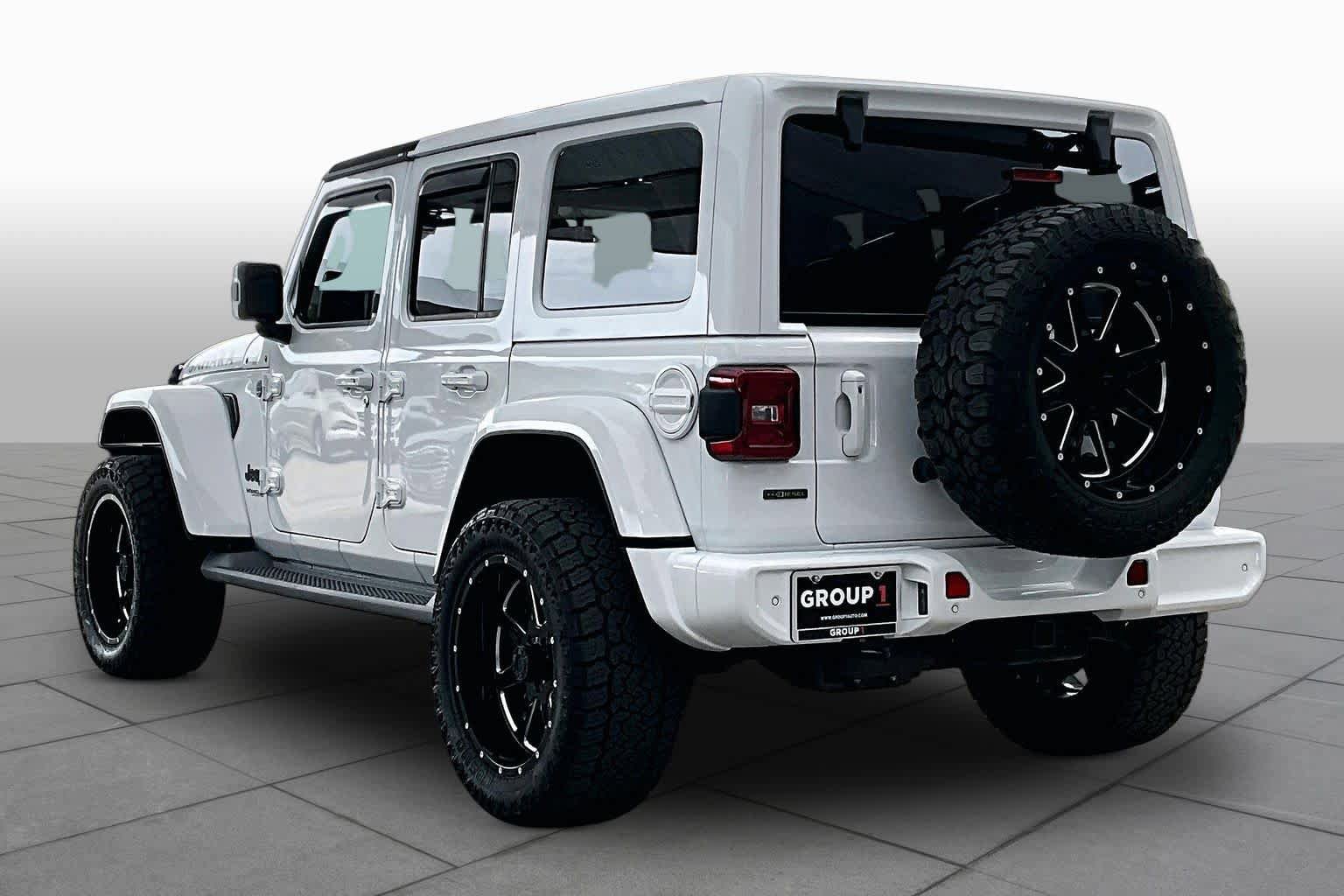 Used 2021 Jeep Wrangler Unlimited Sahara AWD/4WD image 11