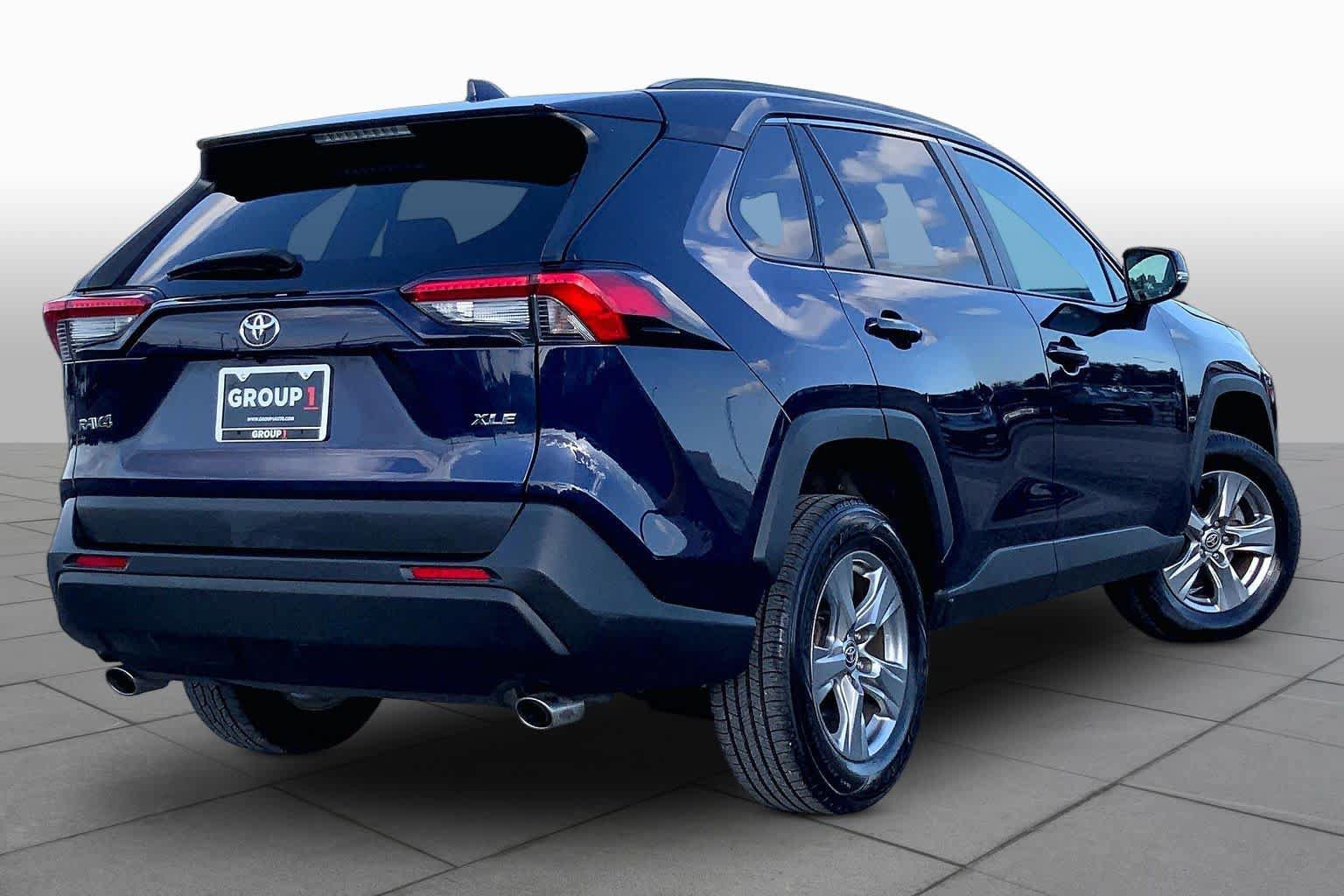 Used 2024 Toyota RAV4 XLE FWD image 12