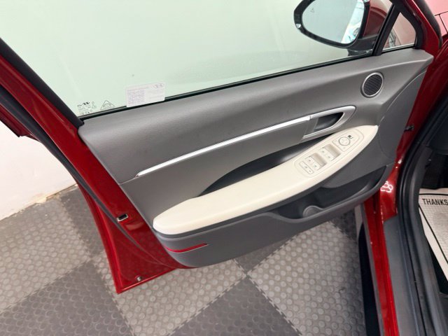 Used 2025 Hyundai Sonata SEL FWD image 24