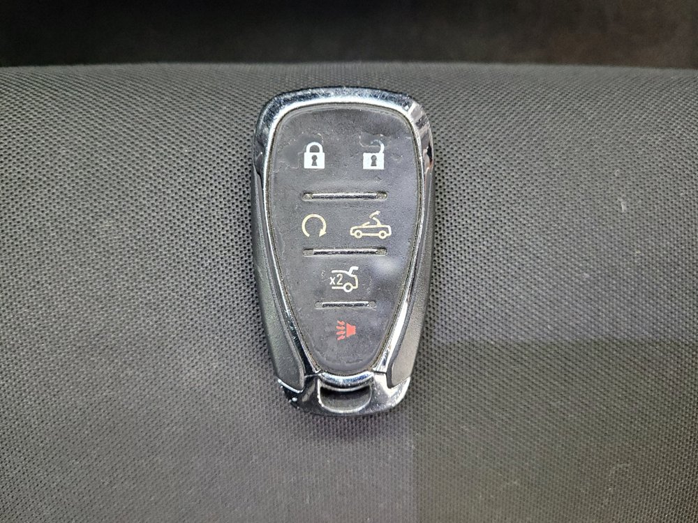 Used 2020 Chevrolet Camaro LT RWD image 32
