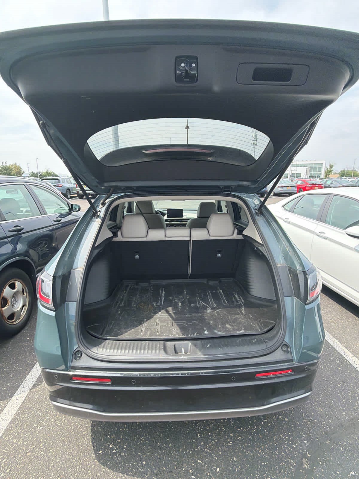 Used 2024 Honda HR-V EX-L image 6