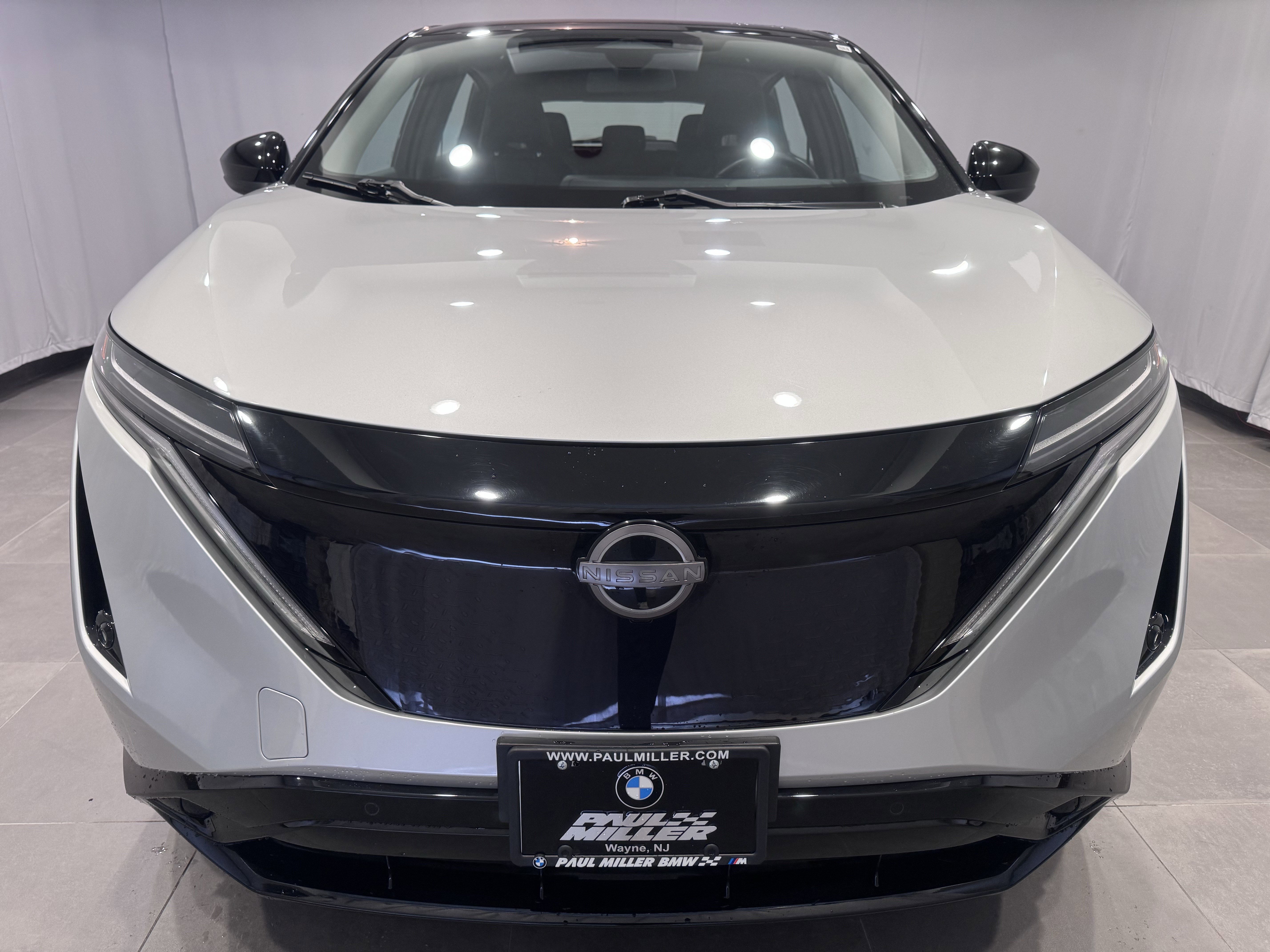 Used 2023 Nissan Ariya AWD image 2