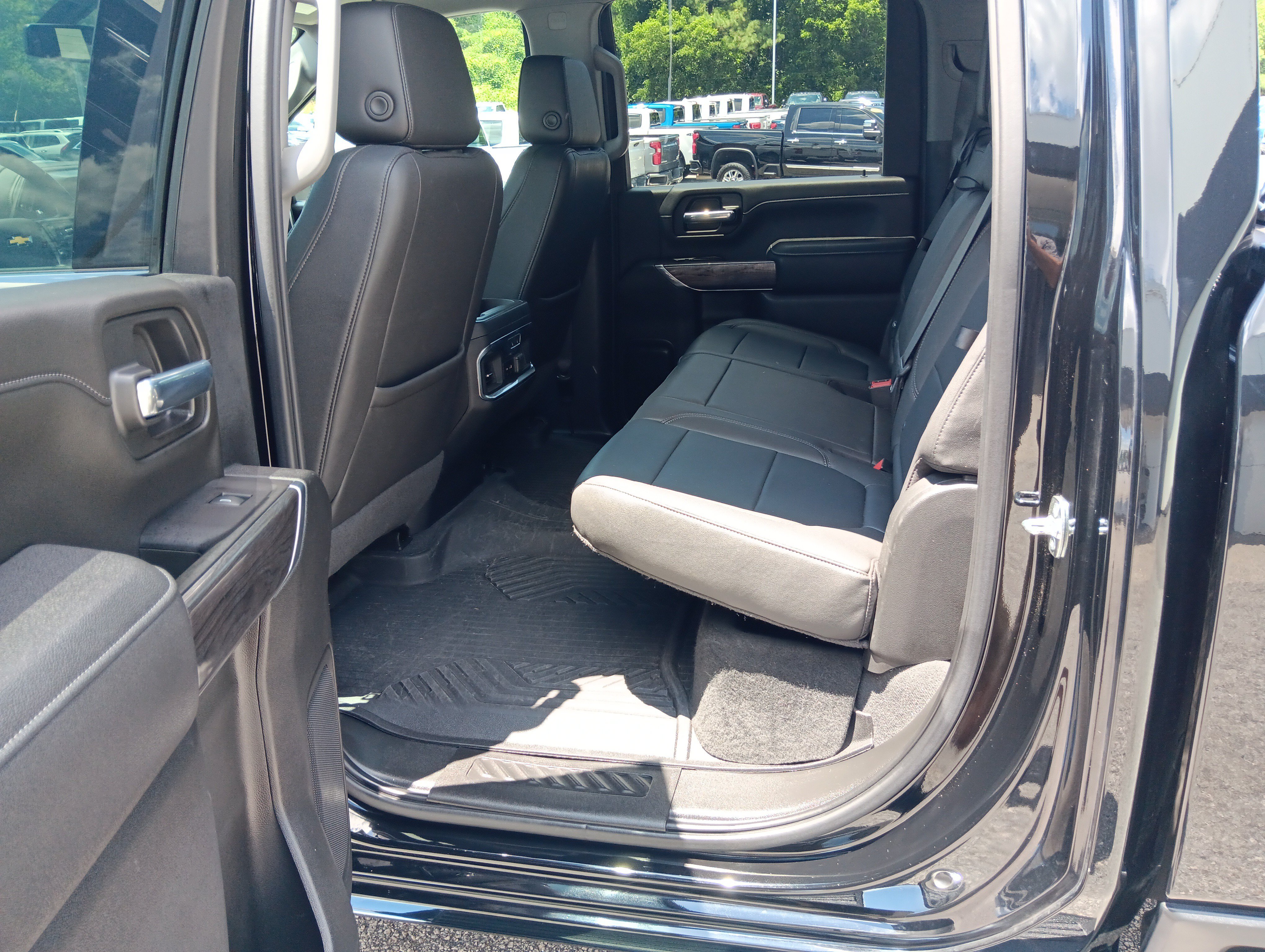 Used 2023 Chevrolet Silverado 2500 LTZ w/ LTZ Convenience Package AWD/4WD image 16