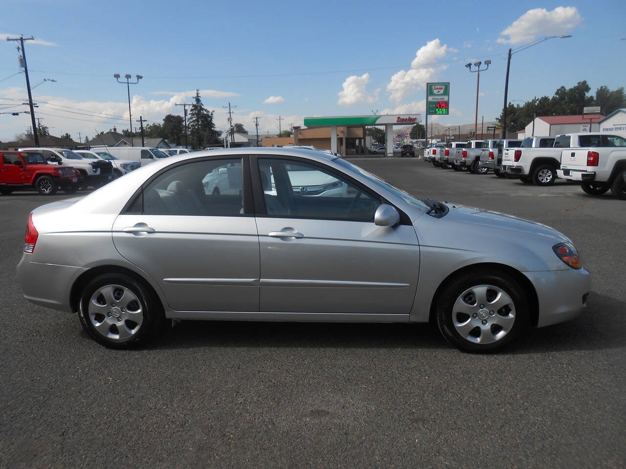 Used 2009 Kia Spectra EX FWD image 2