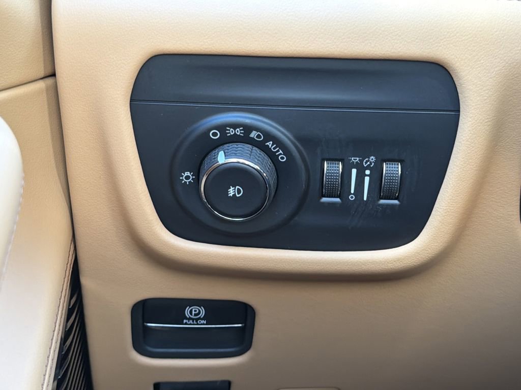 New 2026 Jeep Grand Cherokee L Summit image 27