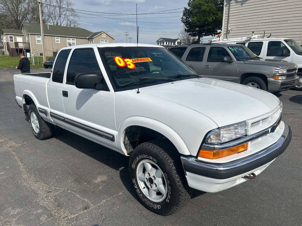 Used 2003 Chevrolet S10 Pickup LS w/ Convenience Package image 4