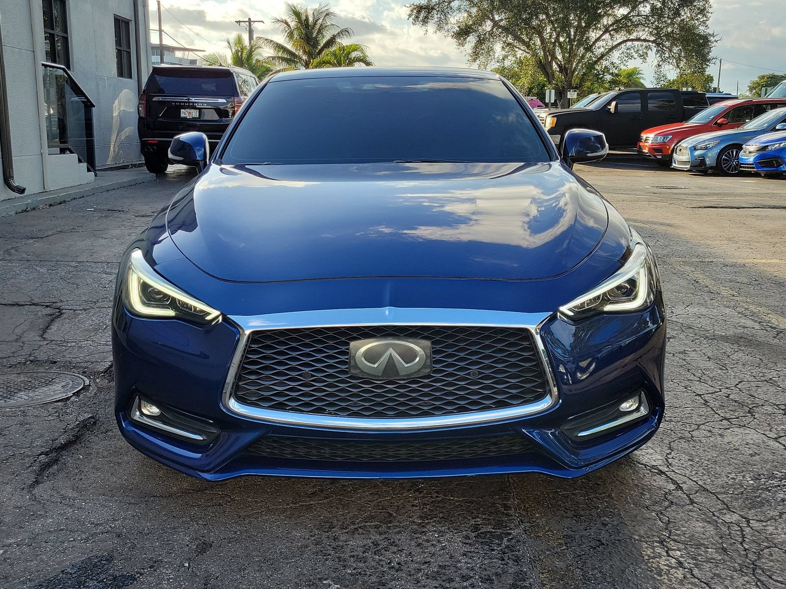 Used 2017 INFINITI Q60 3.0t w/ Premium Plus Package 3.0T AWD/4WD image 2