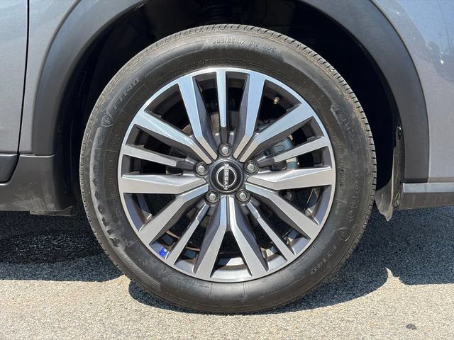 Used 2024 Nissan Kicks SV FWD image 2