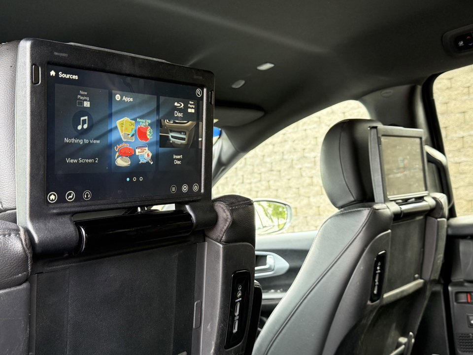 Used 2020 Chrysler Pacifica Touring-L Plus image 8