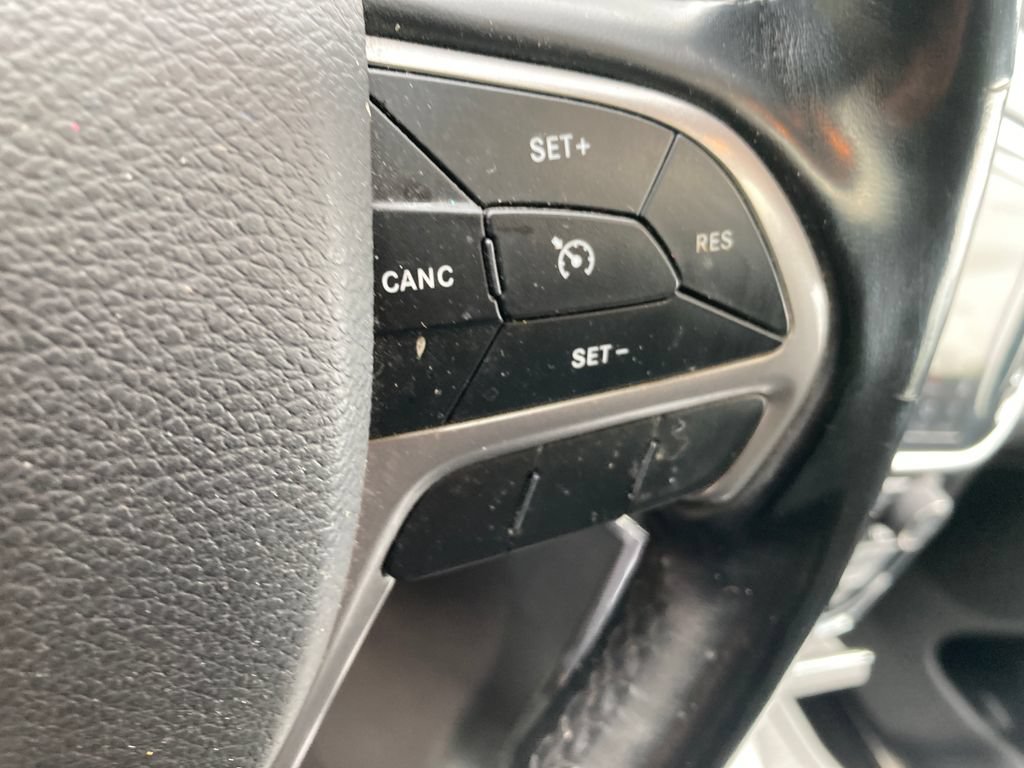 Used 2021 Jeep Grand Cherokee Limited AWD/4WD image 40