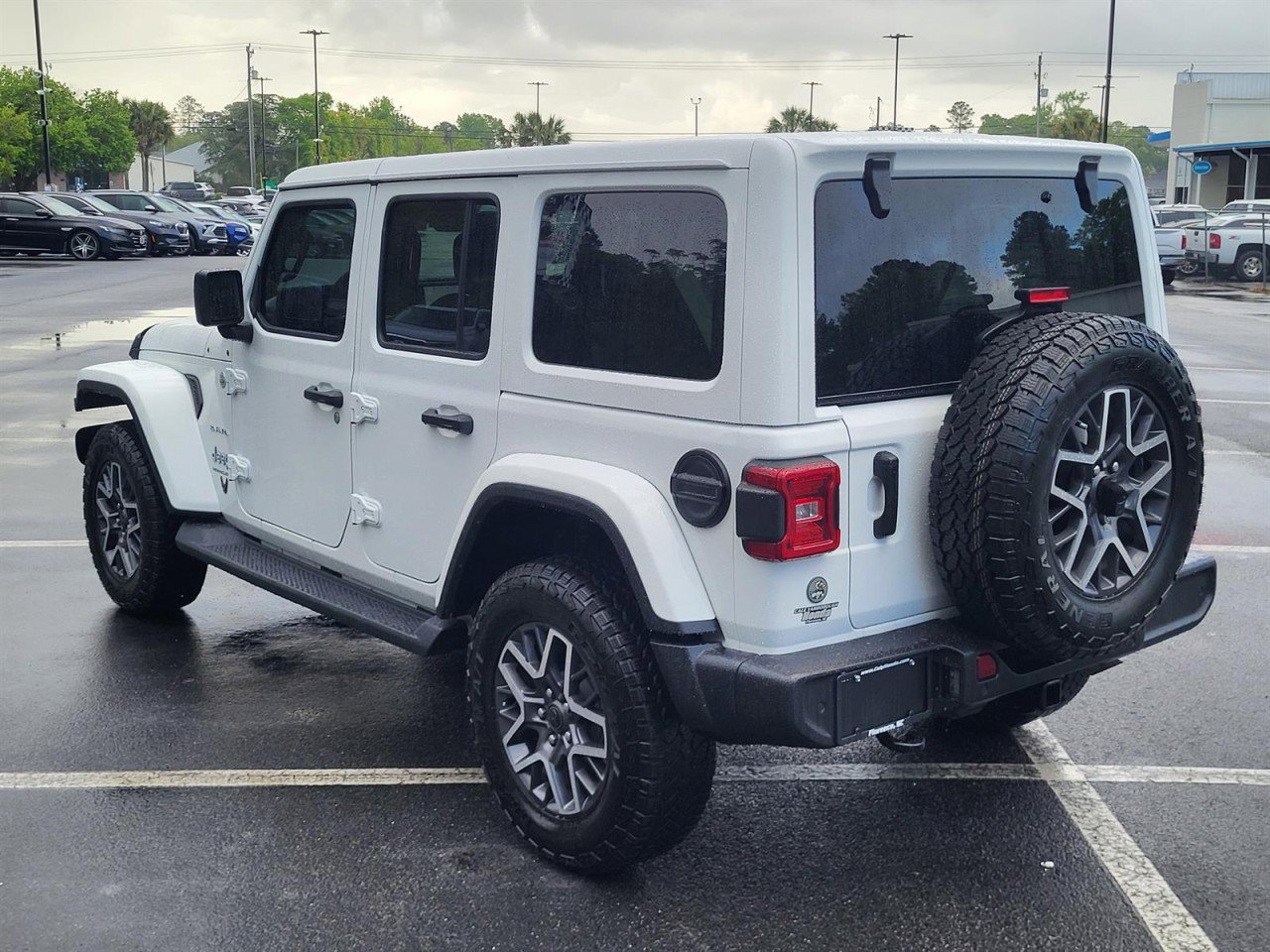 Used 2024 Jeep Wrangler Sahara w/ Technology Group image 5