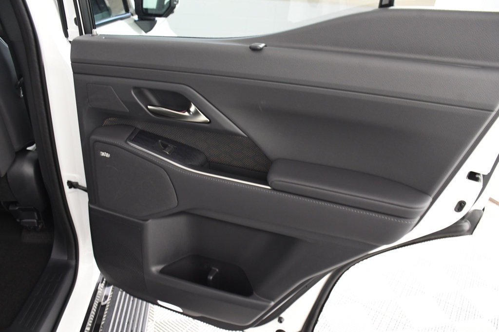 Used 2025 Lexus GX 550 w/ Cold Area Package AWD/4WD image 21
