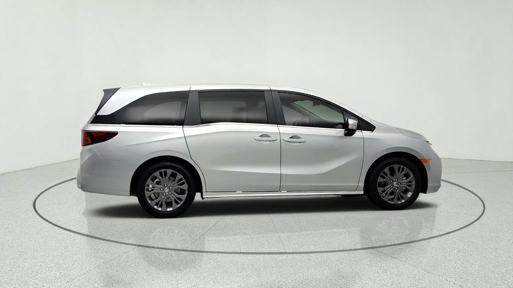 Used 2026 Honda Odyssey Touring image 4