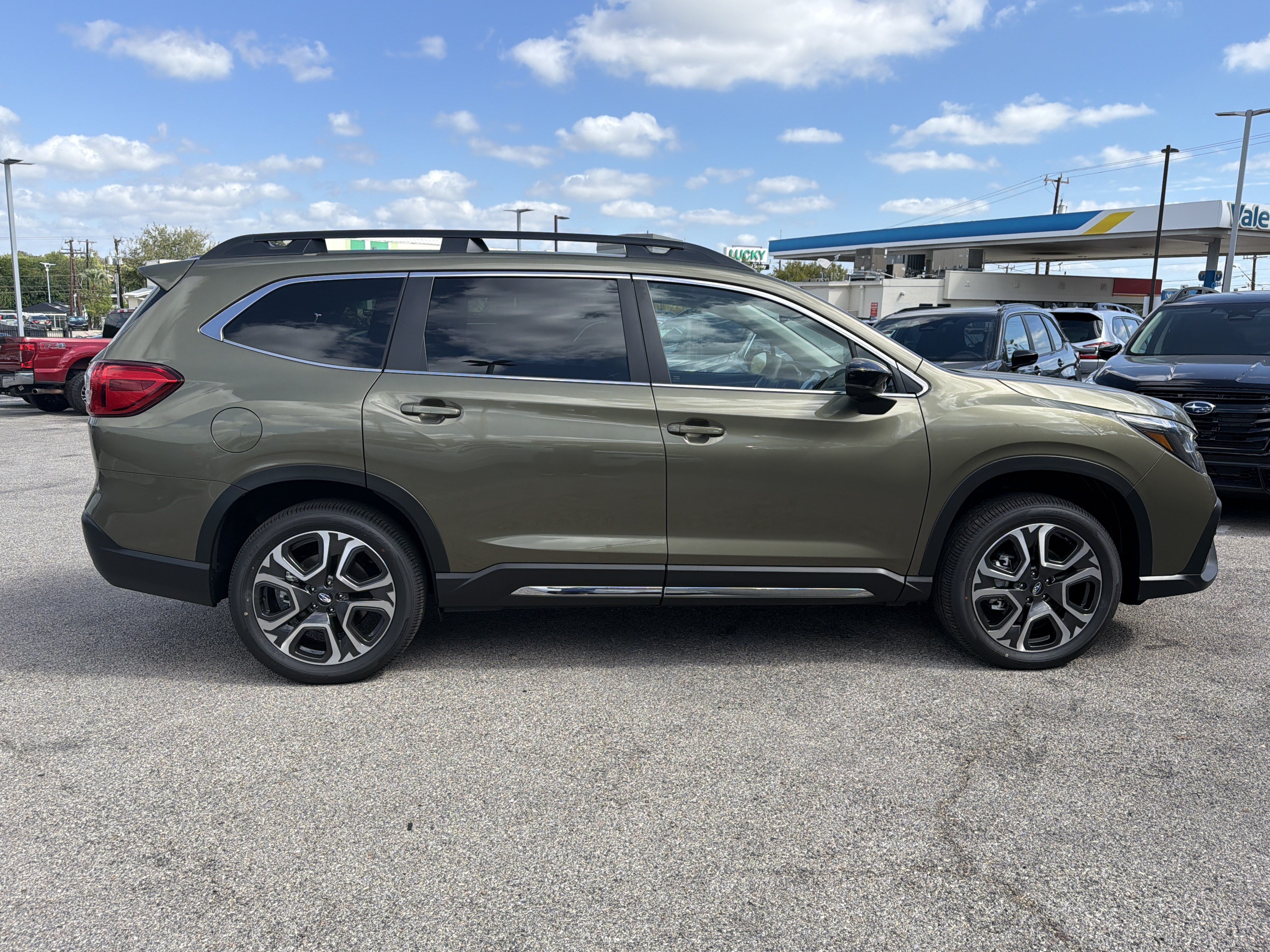 New 2027 Subaru Ascent Limited AWD/4WD image 2