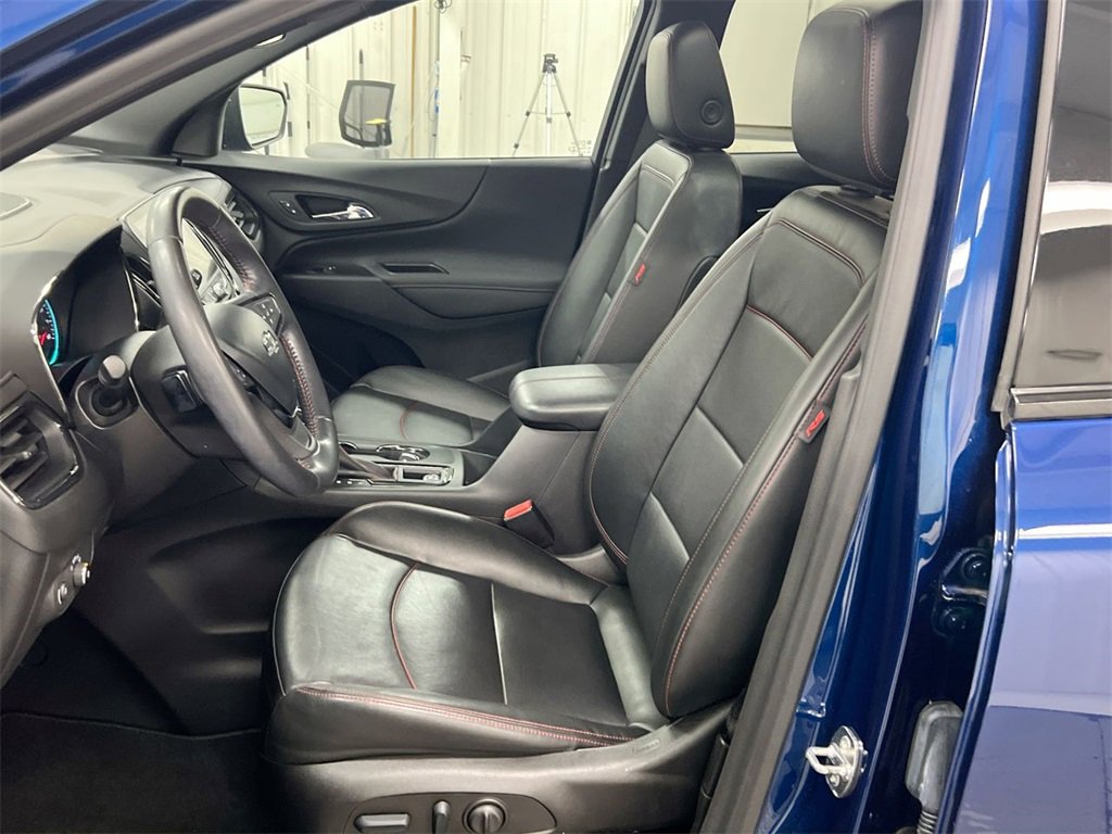 Used 2022 Chevrolet Equinox RS w/ RS Leather Package image 19