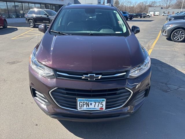 Used 2021 Chevrolet Trax LT w/ Premium Seat Package image 2