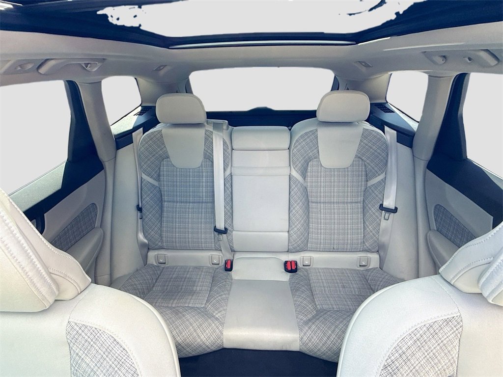 Used 2022 Volvo XC60 B5 Momentum image 24