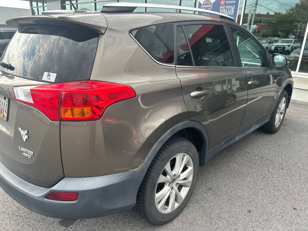 Used 2014 Toyota RAV4 Limited w/ Technology Package AWD/4WD image 5