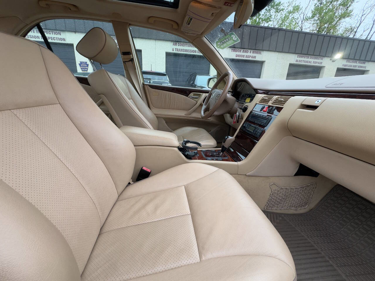Used 2001 Mercedes-Benz E 320 Sedan image 13