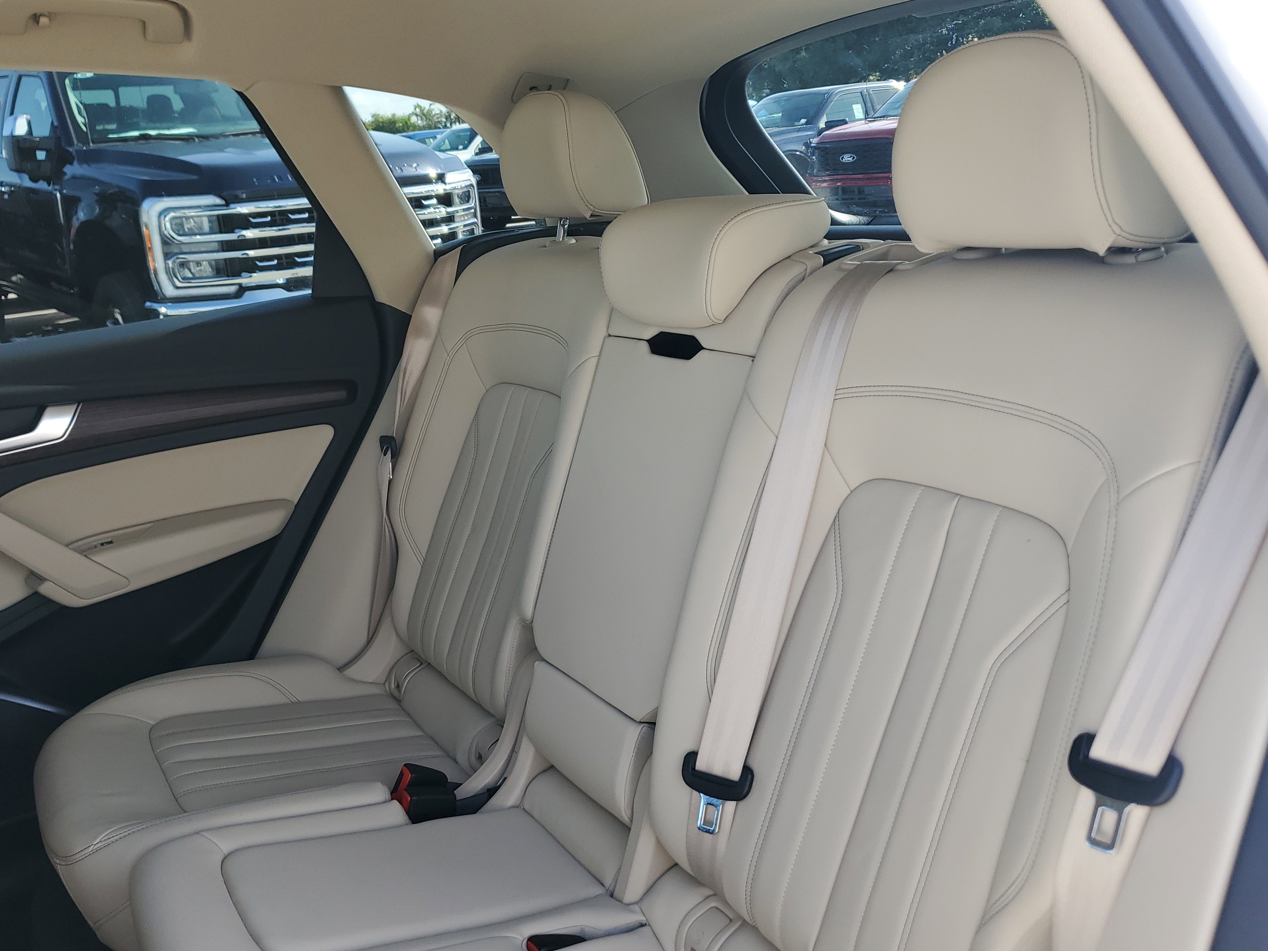 Used 2021 Audi Q5 Premium w/ Convenience Package image 13