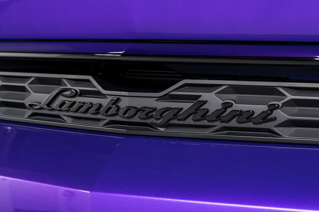 Used 2025 Lamborghini Urus SE image 58