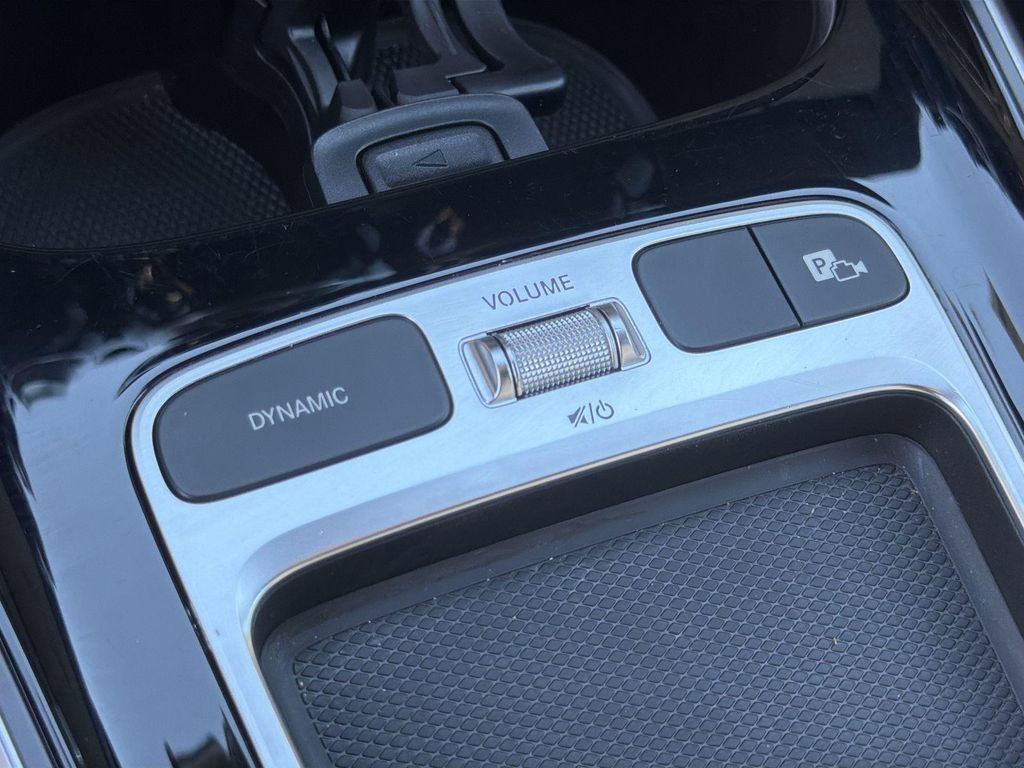 Used 2025 Mercedes-Benz GLA 250 image 17