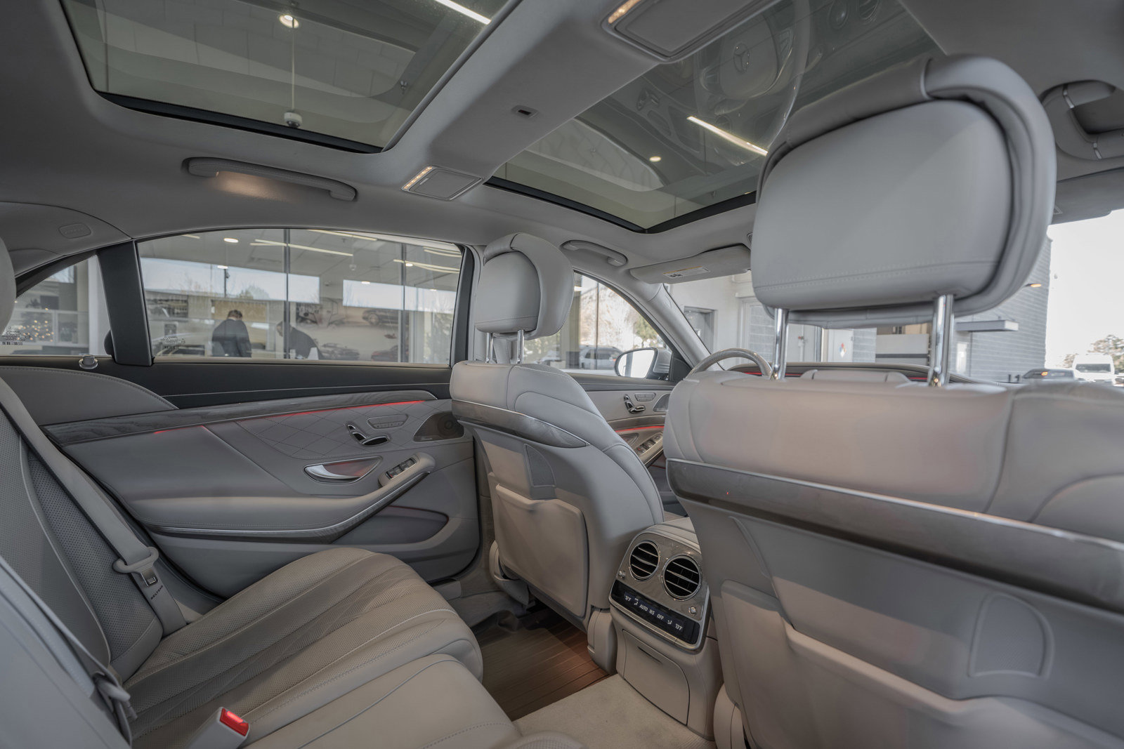 Used 2015 Mercedes-Benz S 550 Sedan image 27
