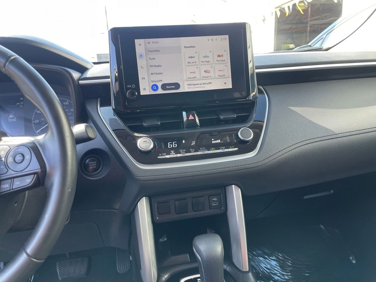 Used 2025 Toyota Corolla Cross LE image 18