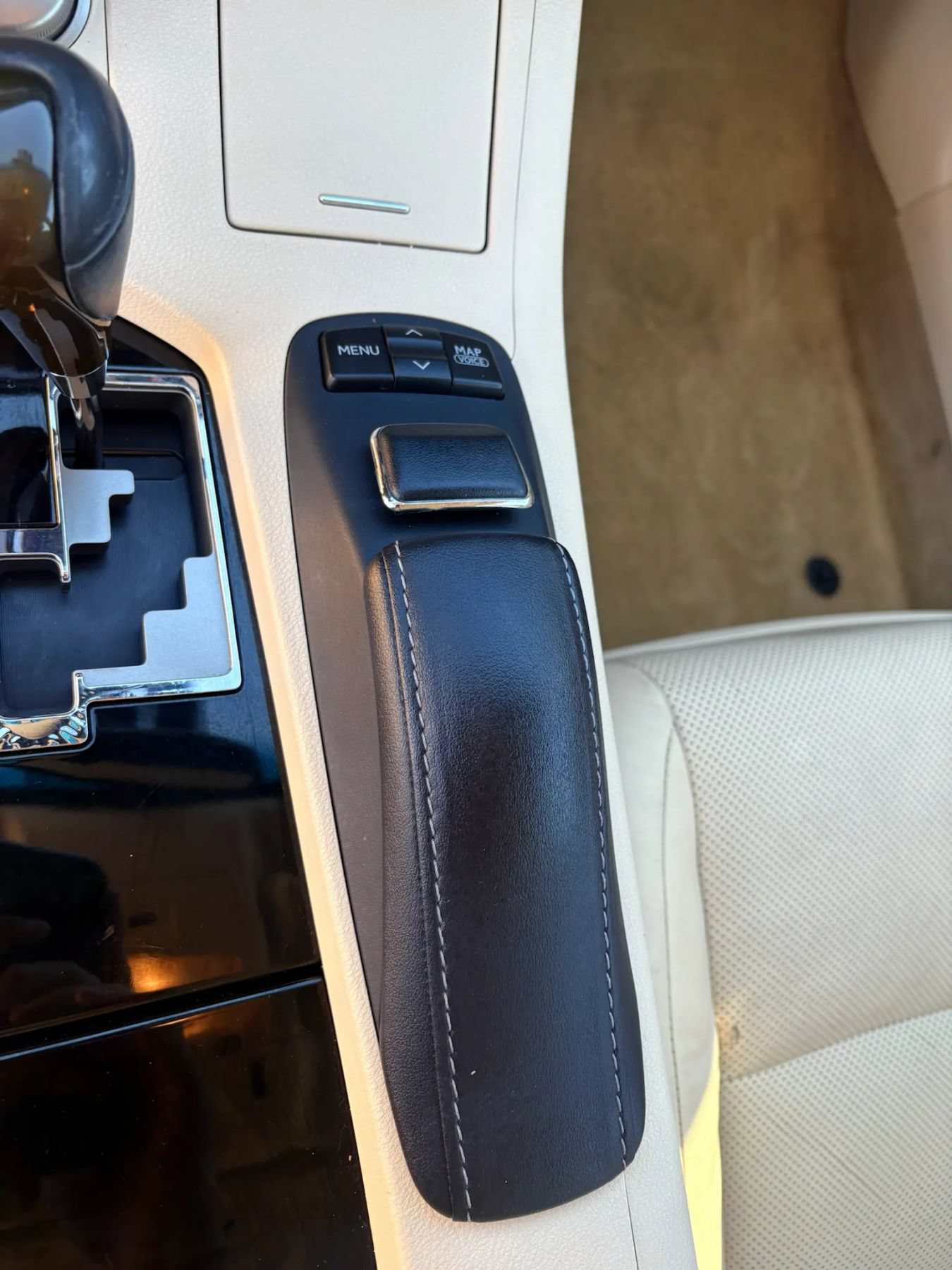Used 2014 Lexus ES 350 w/ Luxury Package FWD image 26
