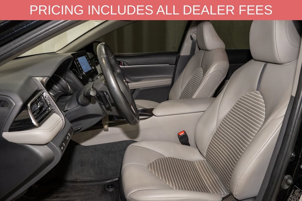 Used 2023 Toyota Camry SE FWD image 9