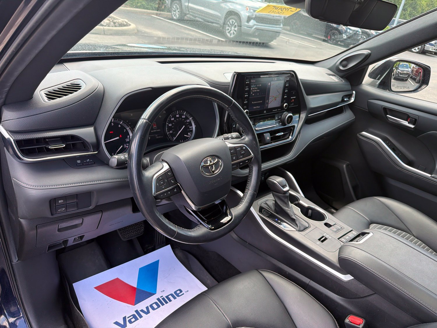 Used 2021 Toyota Highlander XSE FWD image 10