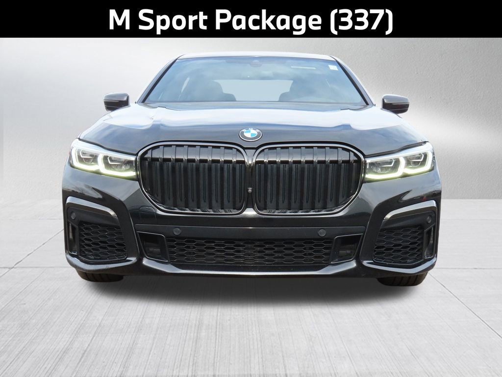 Used 2022 BMW 750i xDrive w/ Luxury Rear Seating Package image 3