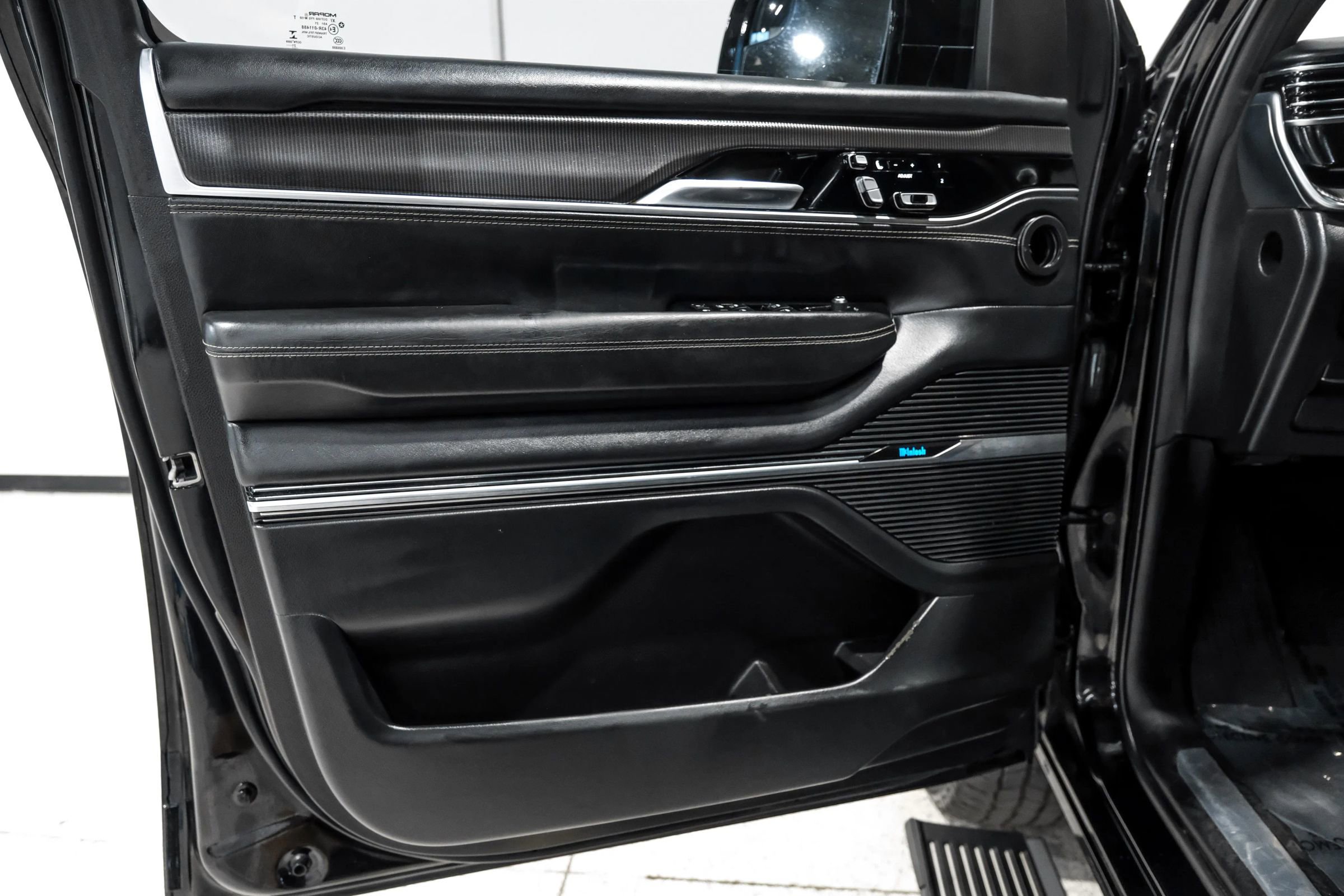 Used 2022 Jeep Grand Wagoneer Series II image 52