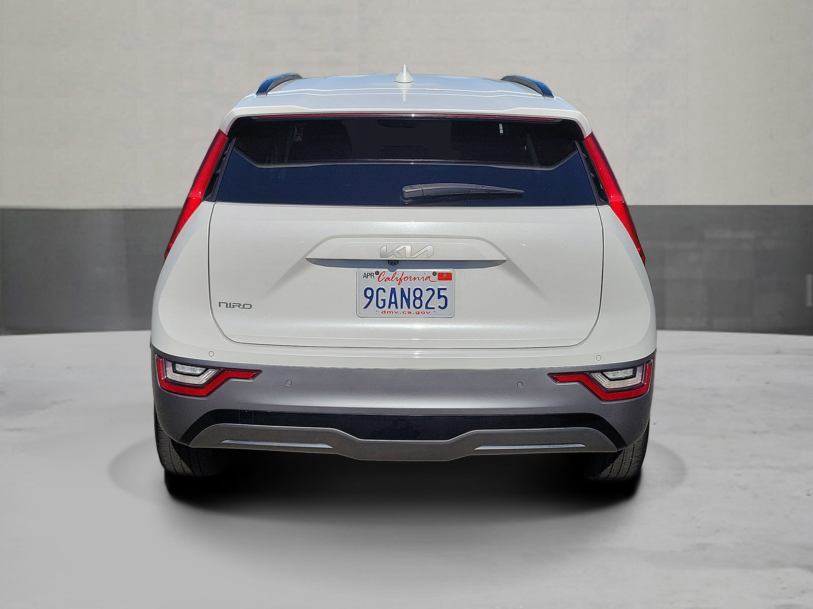 Used 2023 Kia Niro Wave FWD image 4